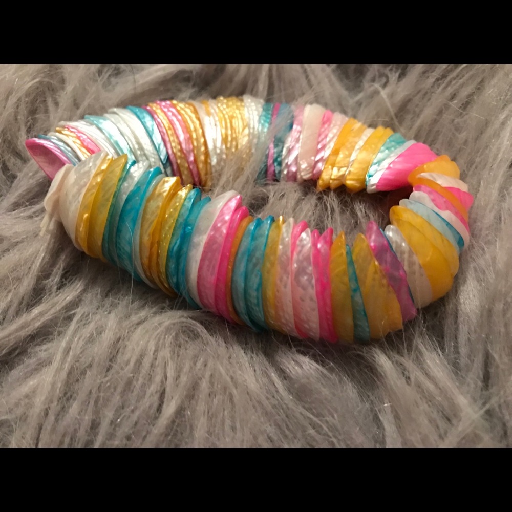Handmade Shell Arm Candy 🐚 - Picture 3 of 3